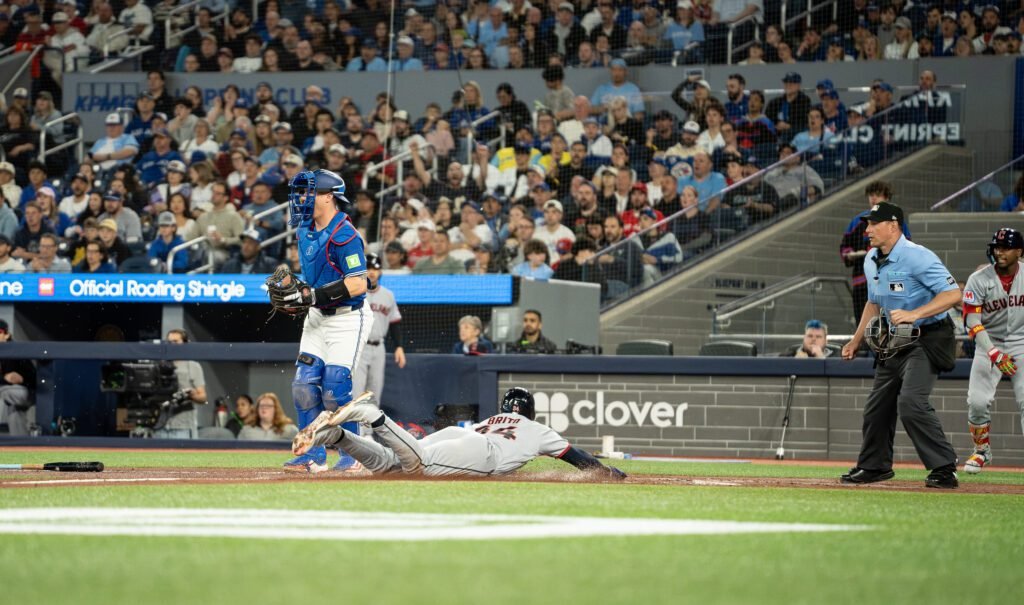 Reacción en Toronto: Blue Jays vencen 5-3 a Guardians y nivelan la serie en Rogers Centre (Fotos) 5 DSC07066