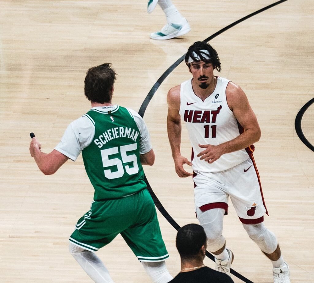 Boston completamente dominante en el Kaseya Center ante Miami 1 Boston gana en Miami siendo dominante sobre la madera.