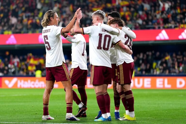 Home 28 HEdsAyqbMAAcLZ7