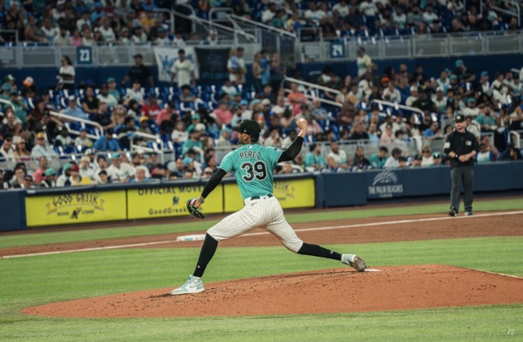 Kyle Stowers regresa y los Marlins responden para evitar la barrida ante Milwaukee con 5-3 1 Kyle Stowers regresa y los Marlins responden para evitar la barrida ante Milwaukee