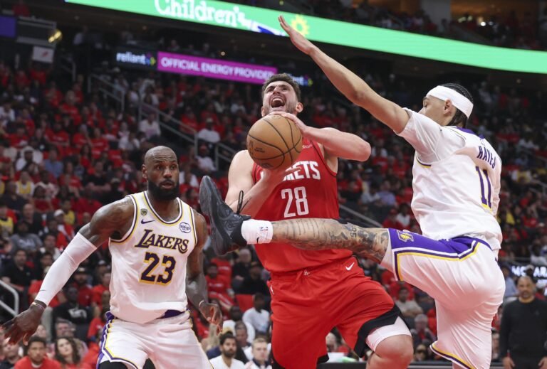 Home 32 Lakers vs Rockets