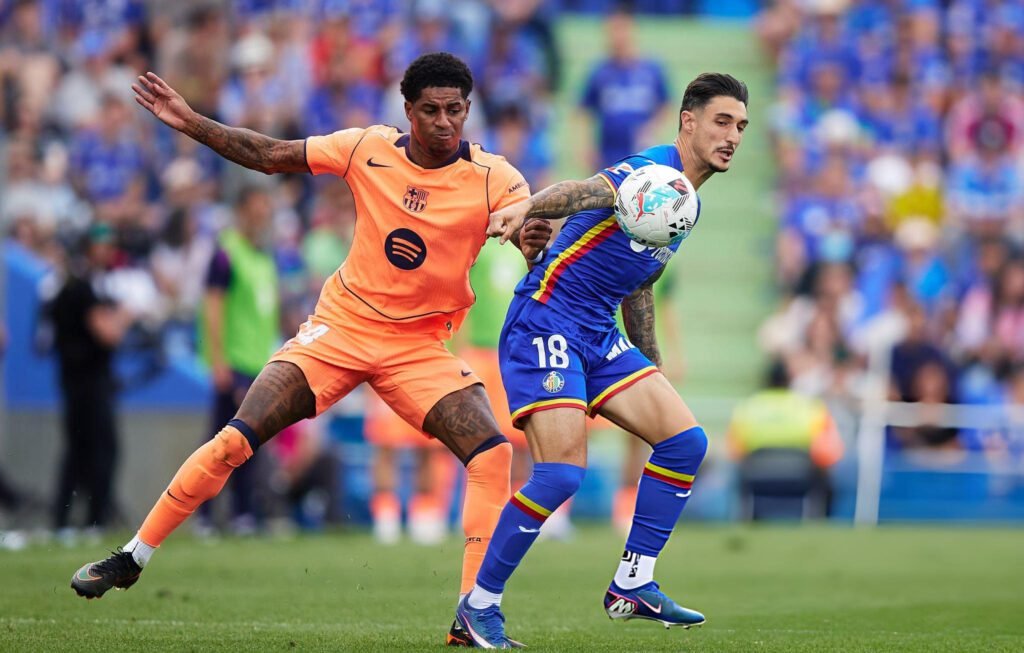 Barcelona ganó 2-0 al Getafe y está a poco del título de Liga 1 Rashford volvió a marcar para Barcelona por segunda vez en el mes.
