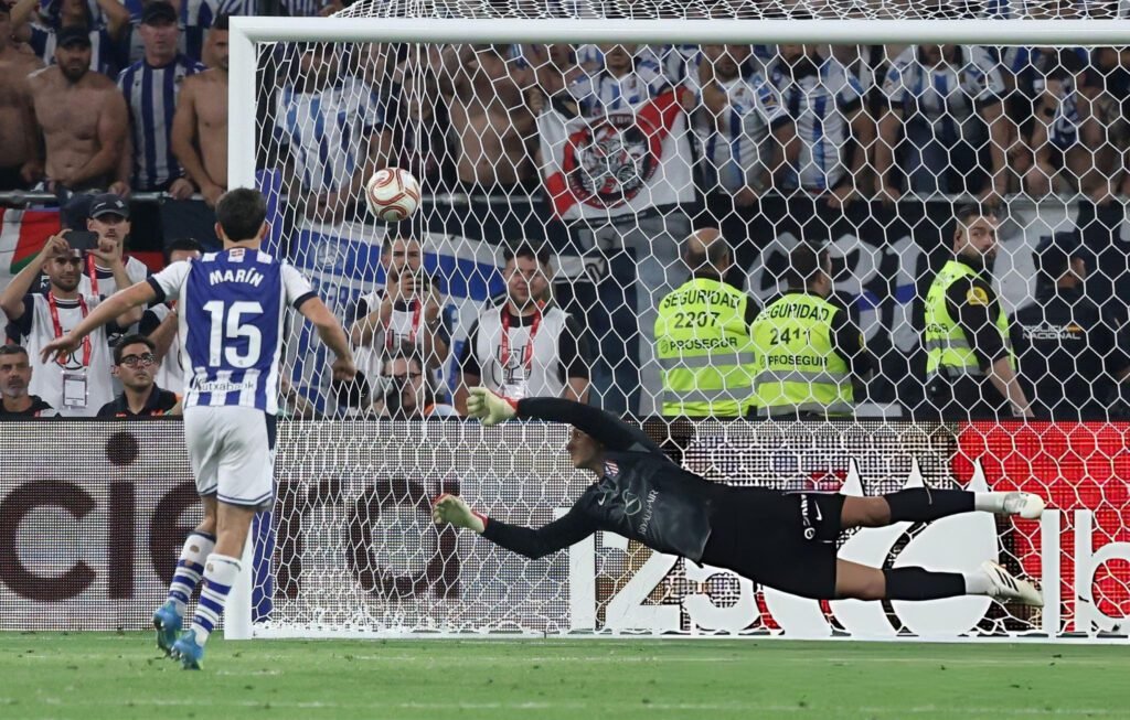 ¡Aramburu y Yangel, campeones de la Copa del Rey con la Real Sociedad! 3 Pablo Marín anotando el gol del triunfo en penales.