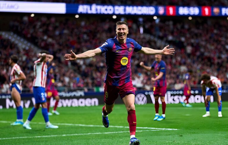 Home 29 Robert Lewandowski anotó el gol del triunfo de Barcelona sobre Atlético de Madrid.