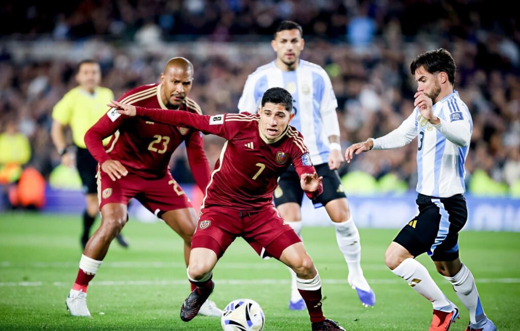 Venezuela enfrentará a Turquía e Irak en la fecha previa al Mundial 2026 3 Jefferson Savarino y Salomón Rondón.