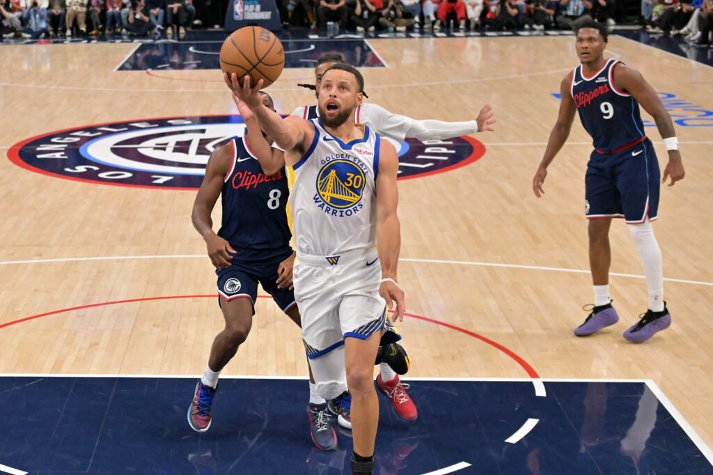 Stephen Curry guía a los Warriors en victoria sobre los Clippers 7 Stephen Curry