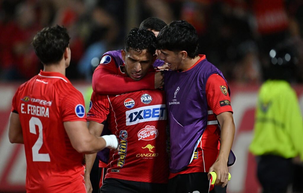 Caracas FC sigue invicto en Sudamericana: igualó a uno con Racing de Avellaneda 3 Jesús Yendis anotó el gol del empate del Caracas FC ante Racing Club de Avellaneda.