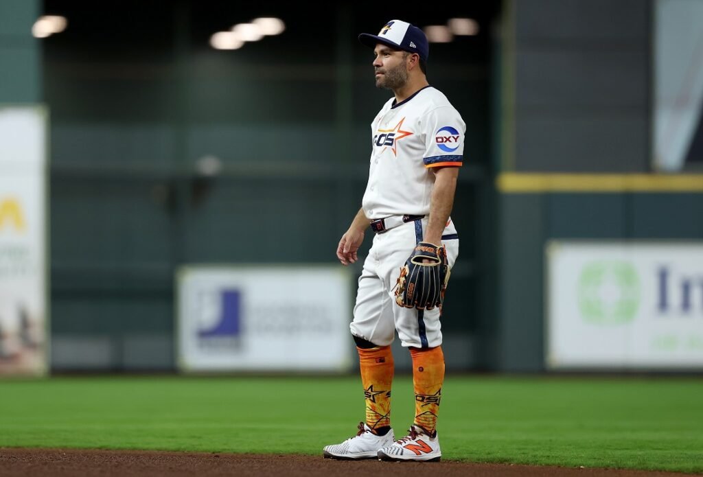 José Altuve, quinto venezolano en alcanzar los 2.400 imparables en Grandes Ligas 1 José Altuve