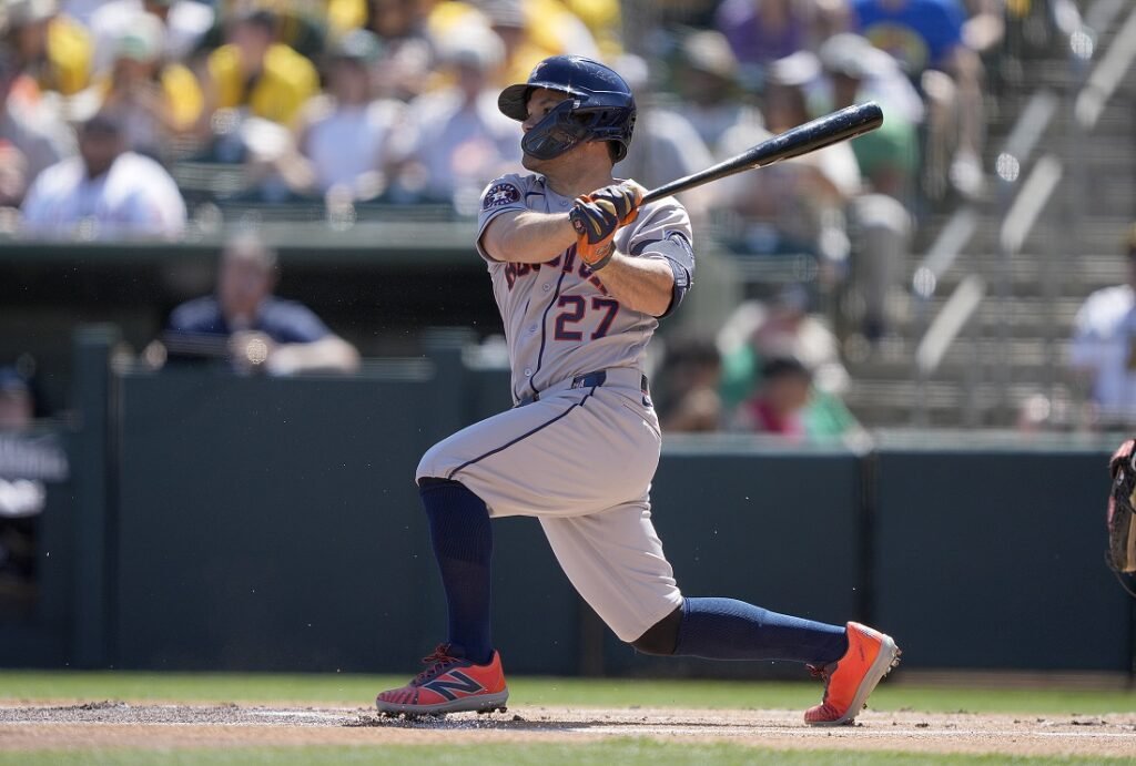 José Altuve, quinto venezolano en alcanzar los 2.400 imparables en Grandes Ligas 9 José Altuve