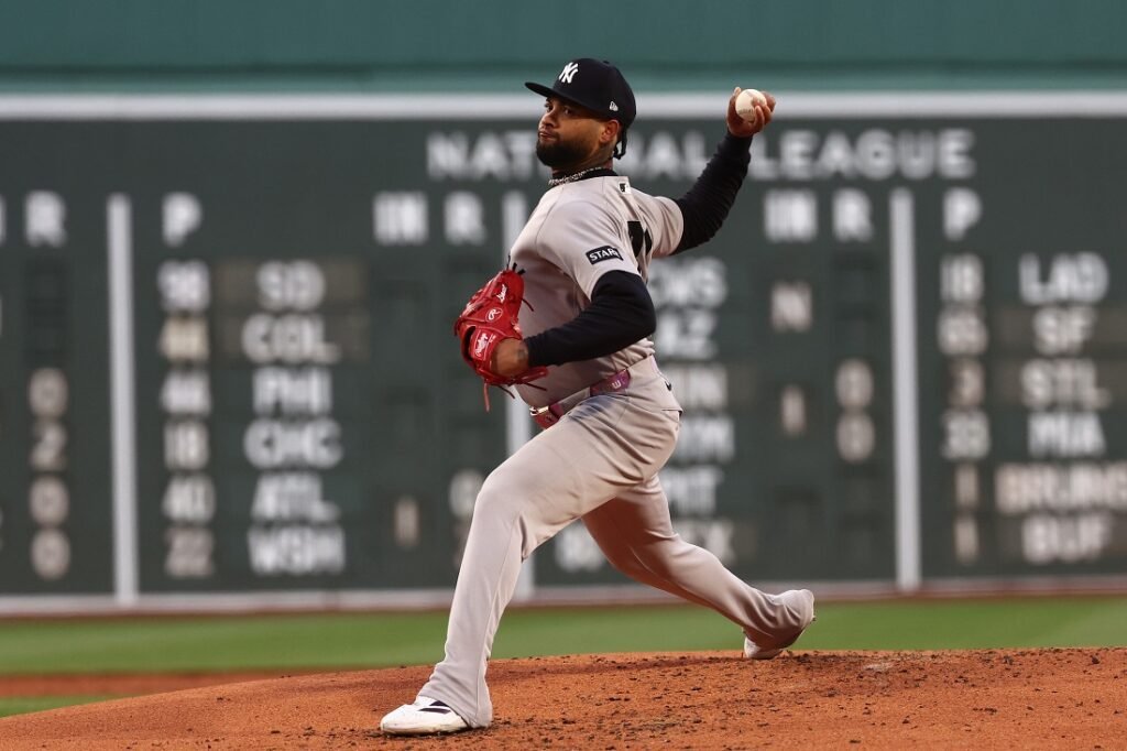 Luis Gil silenció a Boston Red Sox en blanqueada de New York Yankees 9 Luis Gil