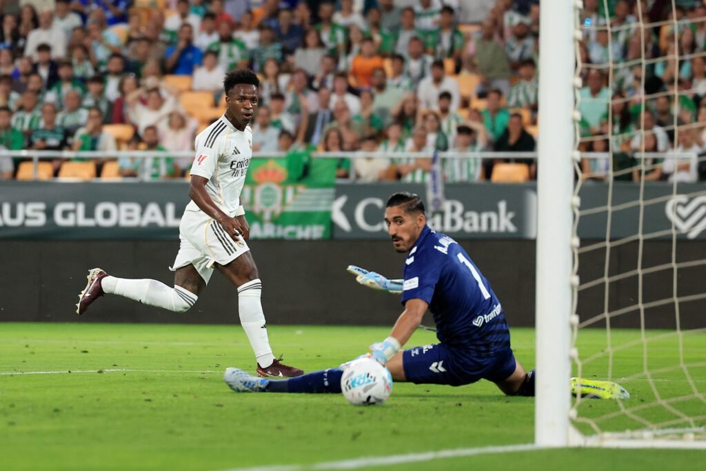 Real Madrid empata 1-1 ante Betis ¿Adiós a LaLiga? 1 real betis balompie v real madrid cf laliga ea sports