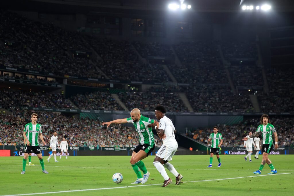 Real Madrid empata 1-1 ante Betis ¿Adiós a LaLiga? 2 real betis balompie v real madrid cf laliga ea sports 3