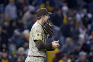 Nick Pivetta se lesiona con los Padres de San Diego