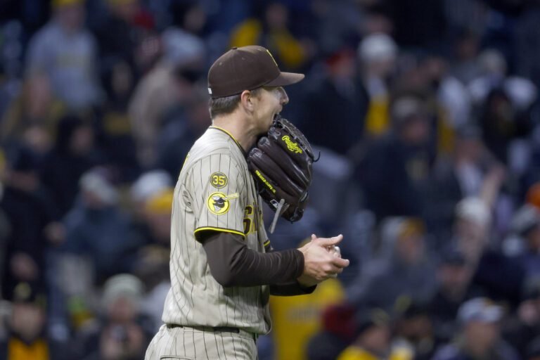 Home 29 Nick Pivetta se lesiona con los Padres de San Diego