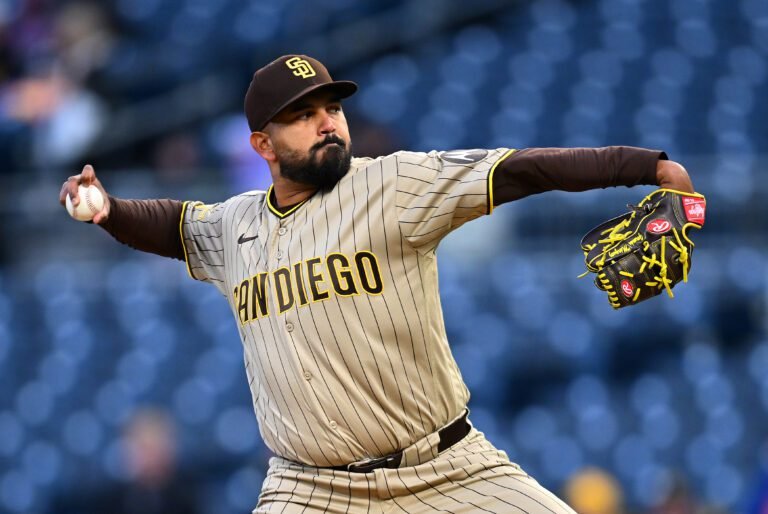 Home 32 Germán Márquez gana su primer juego con Padres de San Diego