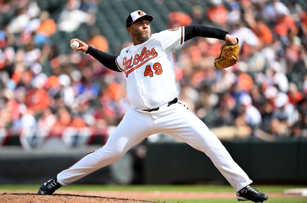 Primer salvado en nueve años de Albert Suárez en MLB vino con ayuda tecnológica 10 Albert Suárez