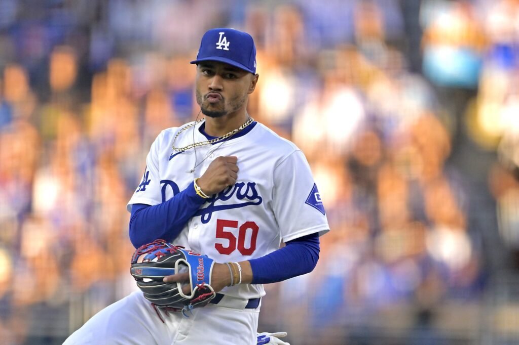 Mookie Betts regresa a la acción con los Dodgers y responde desde el primer día 1 Mookie Betts vuelve de la lista de lesionados