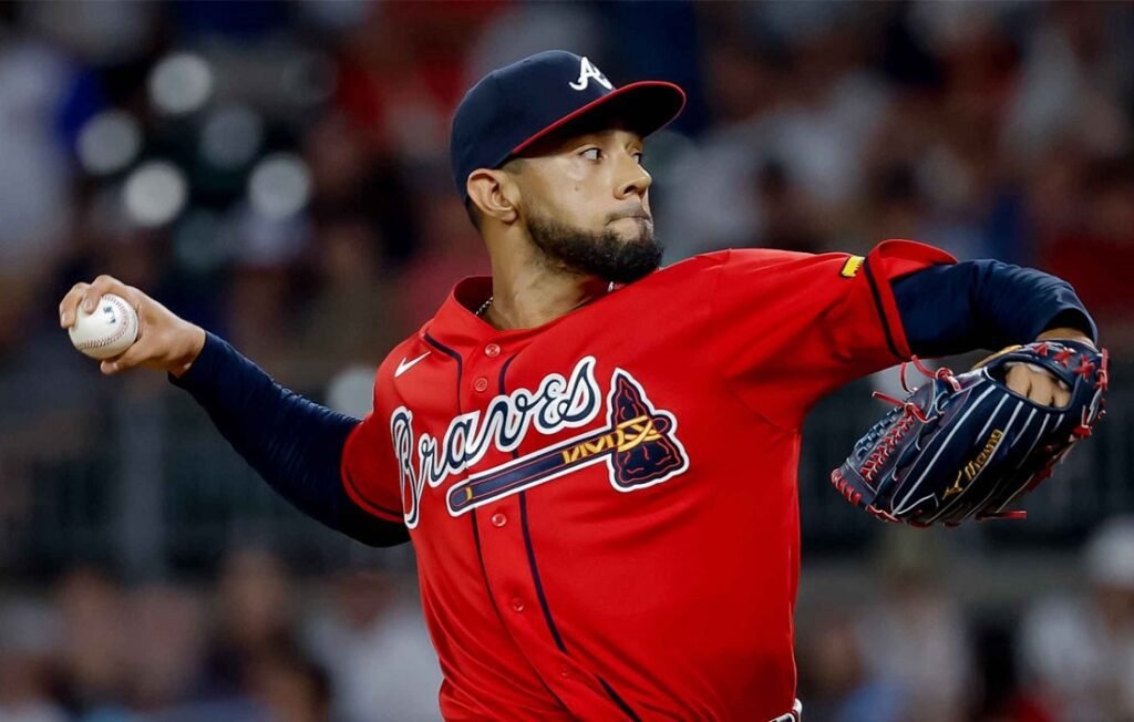 MLB: Robert Suárez continúa intratable en su nuevo rol con los Braves 3 Robert Suárez