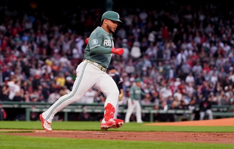 Home 30 Willson Contreras