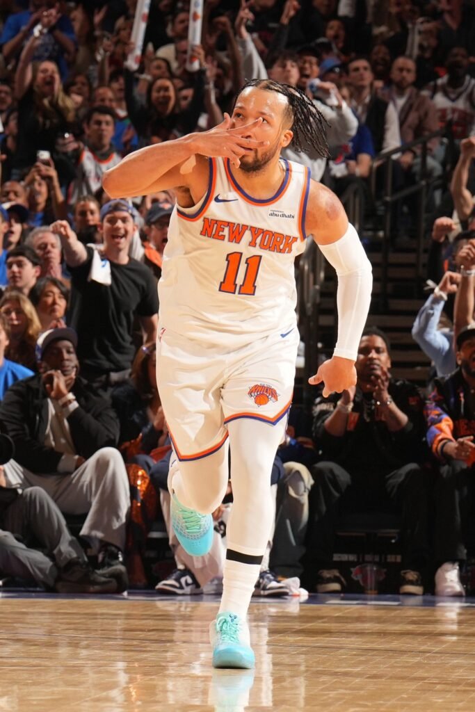 Knicks derrotaron con autoridad a los 76ers en el primer duelo de la serie 2 brunson 3