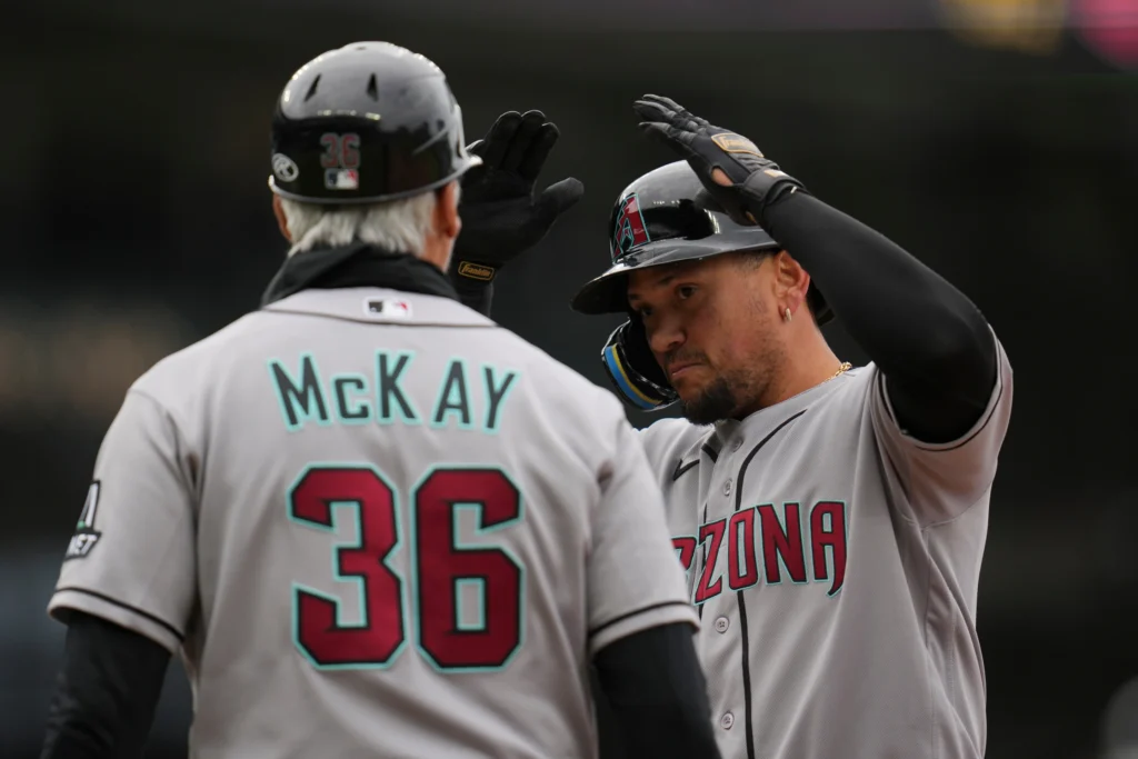 Ildemaro Vargas es el primer venezolano de la historia con racha de 27 juegos con hit 9 Ildemaro Vargas en un inicio de temporada sin precedentes