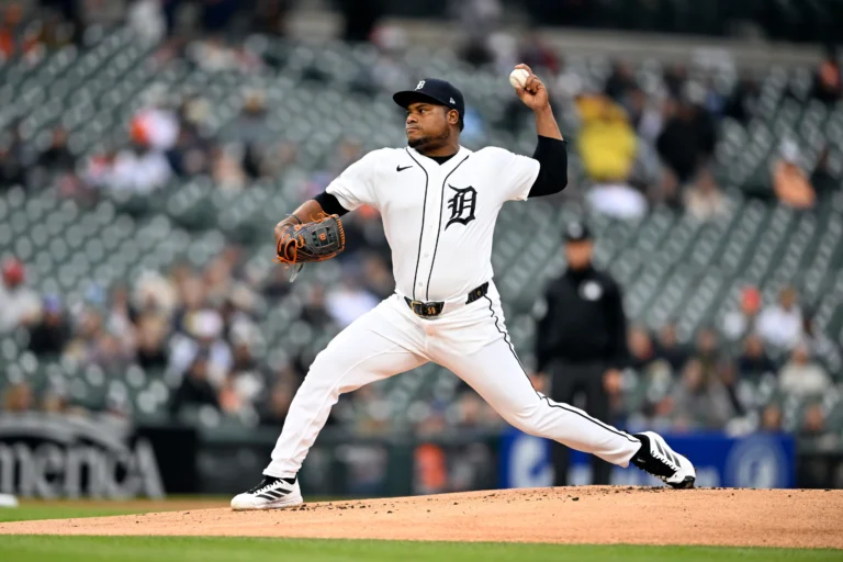 Home 30 Framber Valdez suspendido por 5 juegos por pelotazo a Trevor Story
