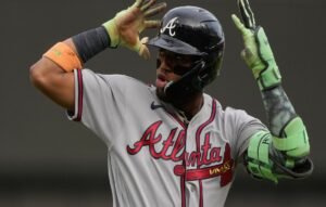 Home 21 Ronald Acuña Jr