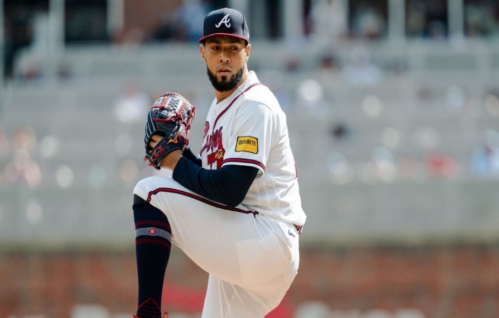 MLB: Robert Suárez continúa intratable en su nuevo rol con los Braves 2 Robert Suárez
