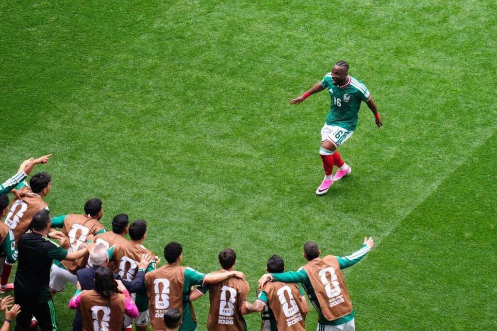 México debuta con victoria ante Sudáfrica en el Mundial 2026 1 México