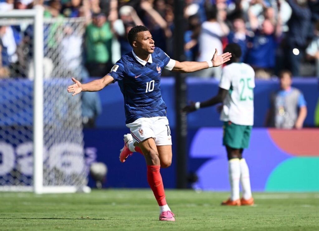 Mbappé rompe récords con doblete en el triunfo de Francia ante Senegal 1 2 mbappe
