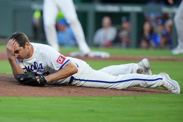 Home 32 Seth Lugo golpeado en la cabeza