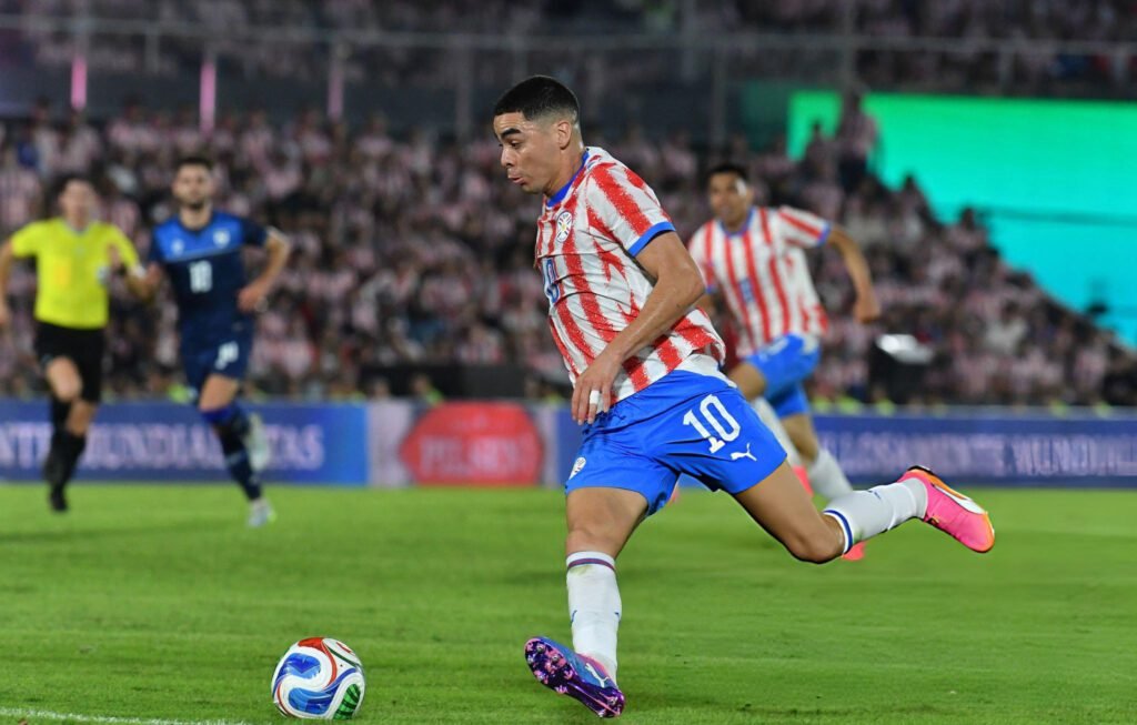 Estados Unidos vs Paraguay: previa del debut en el Mundial, alineaciones, dónde ver por TV y más 2 Miguel Almirón, líder ofensivo de Paraguay.