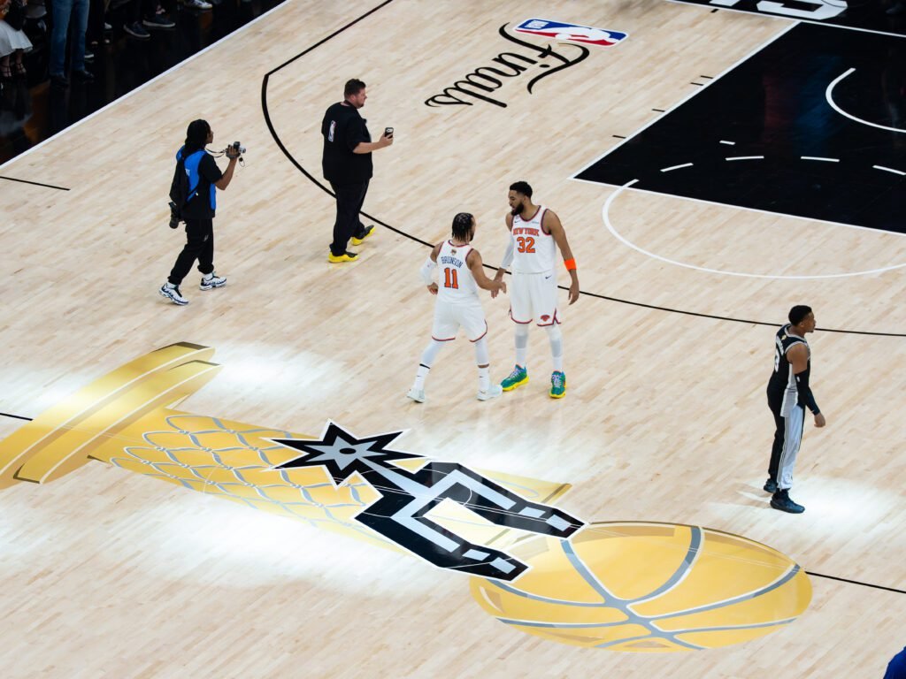 ¡12 y contando! Los Knicks remontan 14 puntos y roban el Juego 1 en San Antonio 6 DSC08016