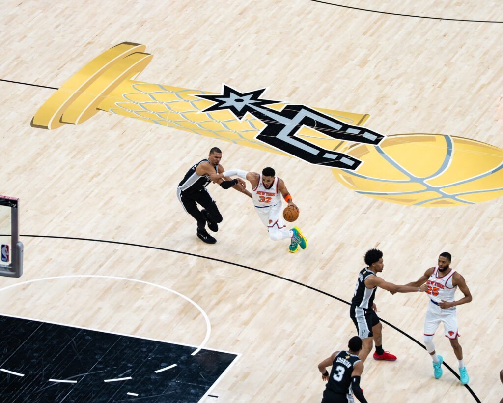 ¡12 y contando! Los Knicks remontan 14 puntos y roban el Juego 1 en San Antonio 1 DSC08064
