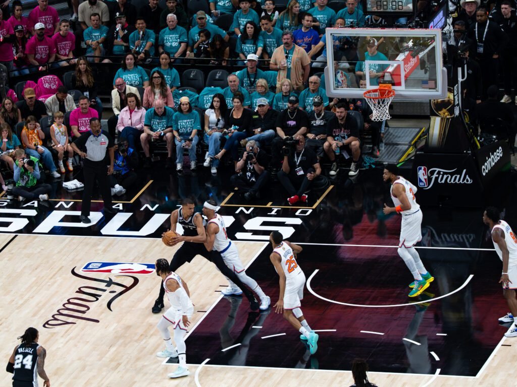 ¡12 y contando! Los Knicks remontan 14 puntos y roban el Juego 1 en San Antonio 4 DSC08099