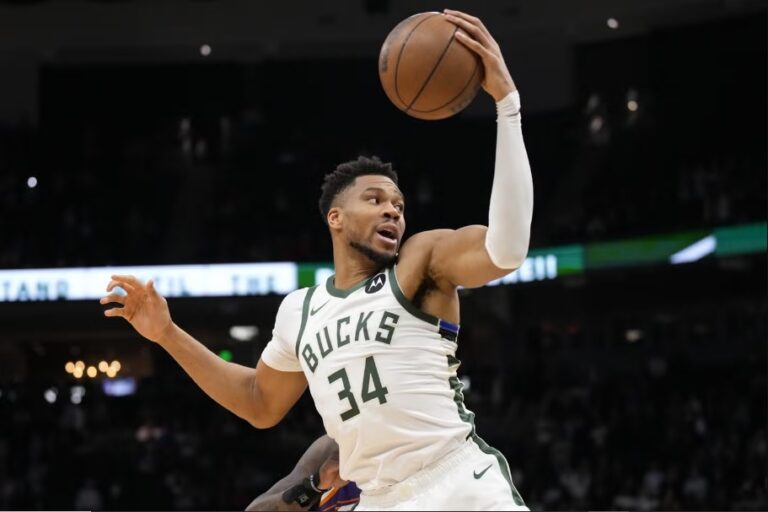 Home 30 Giannis Antetokounmpo