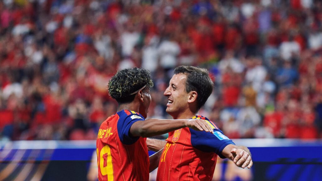 España vence y convence en un partido notable 10 HLW54FBWcAAqg5T