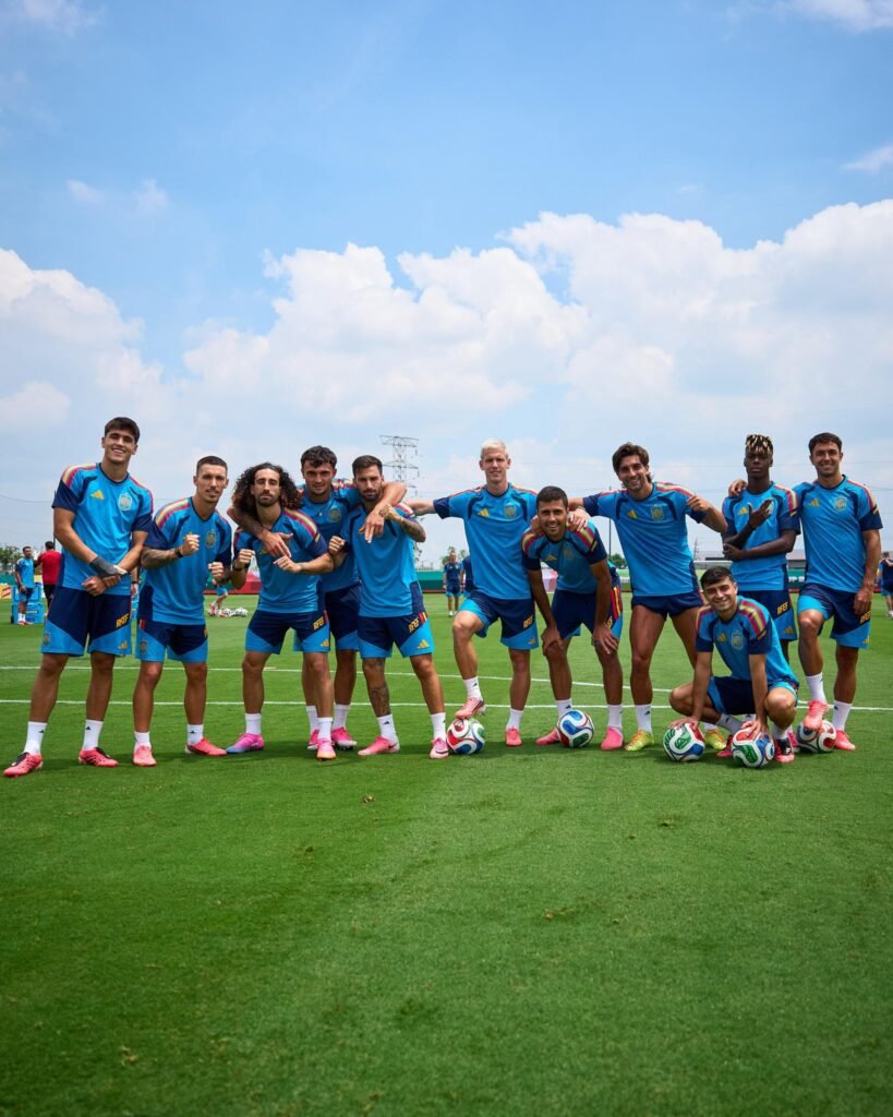 Previa Grupo H: Uruguay - España, los Charrúa se la juegan y La Roja lo tiene casi hecho 1 HLrf0kQXsAEkh4w