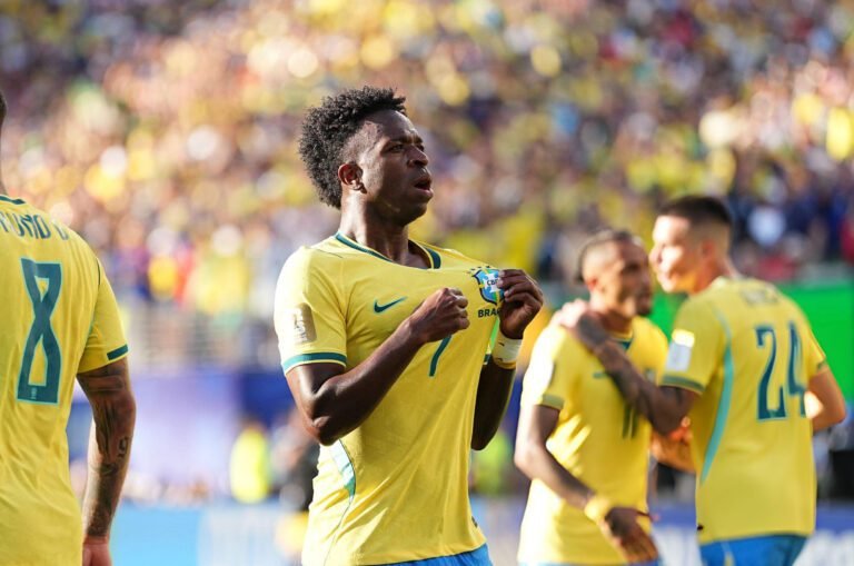 Home 31 Vinicius anotó el gol del empate de Brasil ante Marruecos.