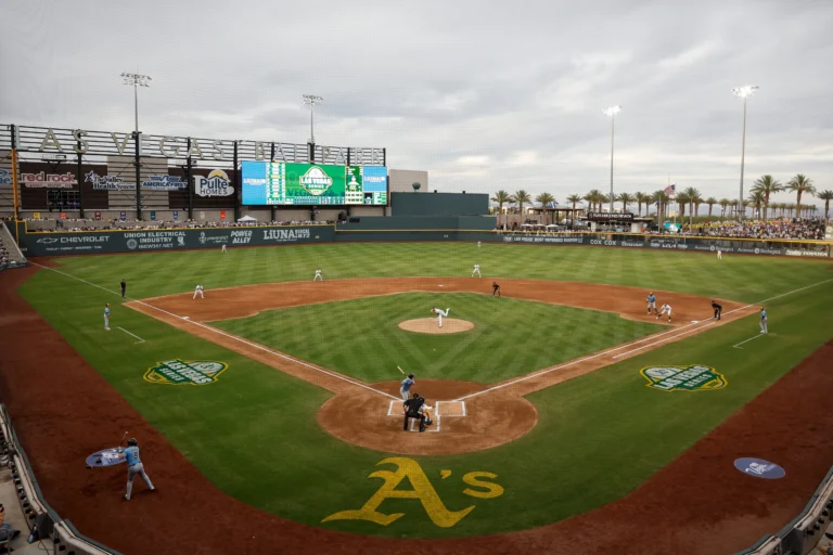 Home 31 lluvia de jonrones entre Cerveceros de Milwaukee y Atléticos en Las Vegas Ballpark