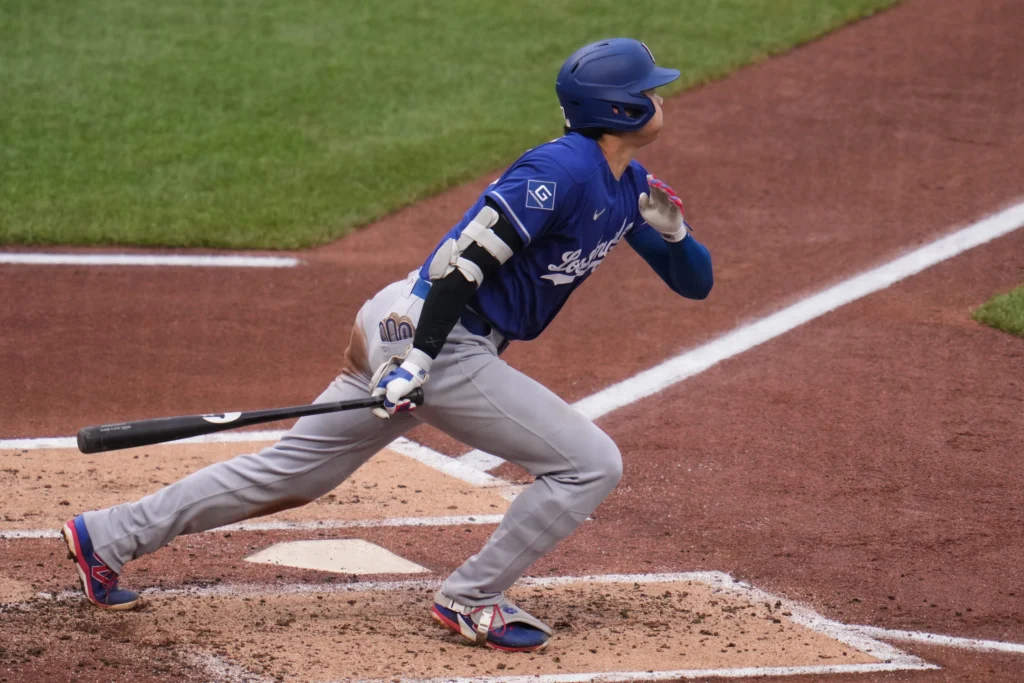 ¡Alertas encendidas en LA! Shohei Ohtani sale por molestias 1 descarga 10