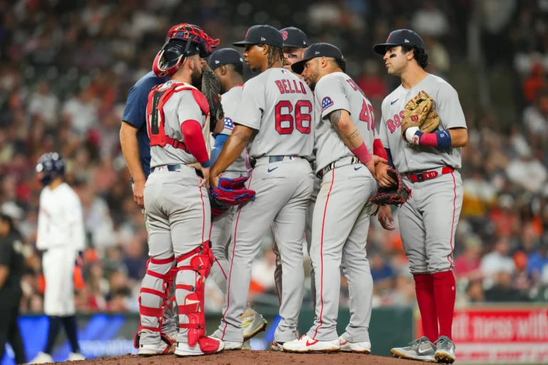 Home 32 Brayan Bello es bajado a Ligas Menores por los Medias Rojas de Boston