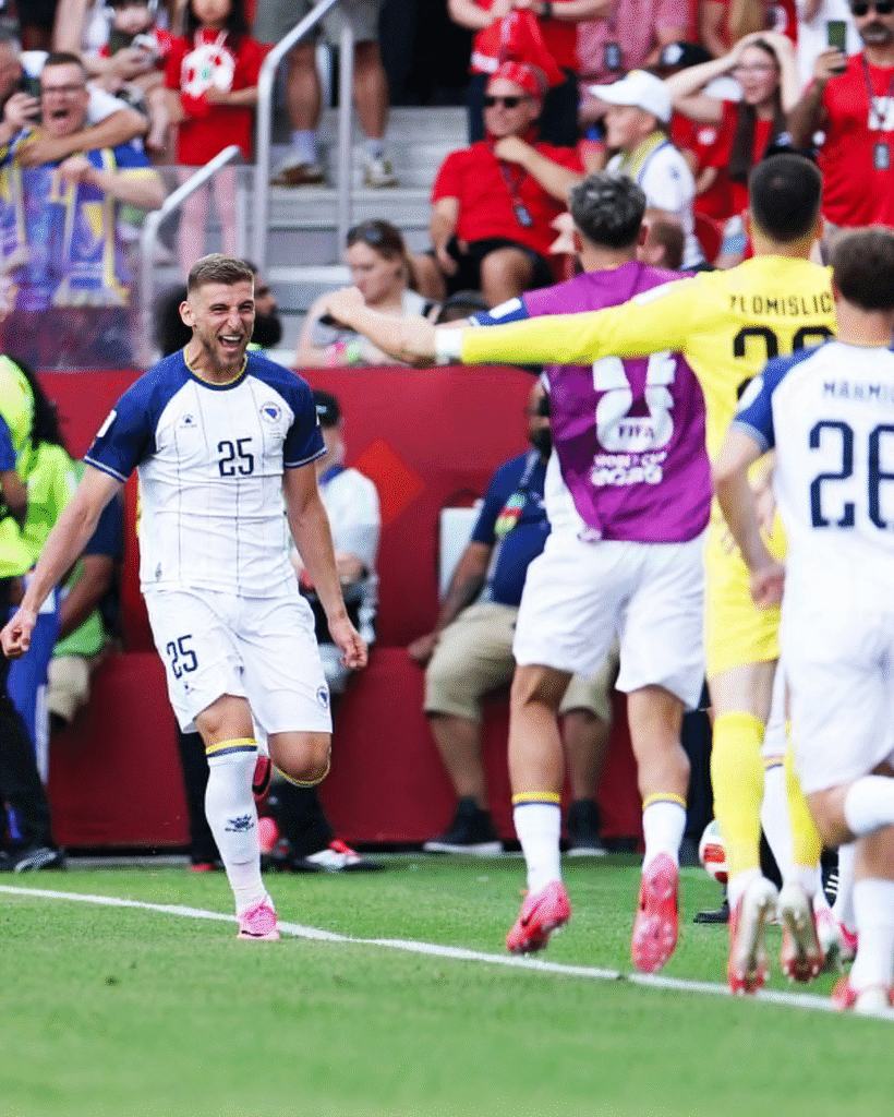 Canadá logra su primer punto en la historia de los Mundiales ante Bosnia 1 image 35