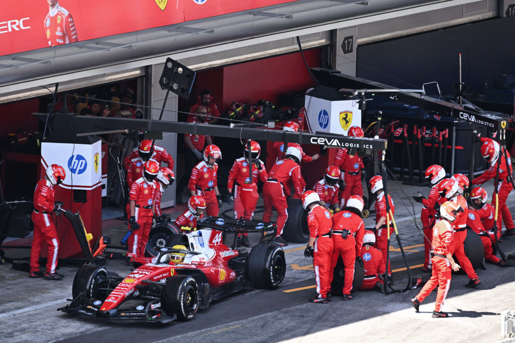 Hamilton se rinde ante Ferrari tras su primera victoria con el equipo 2 image 39