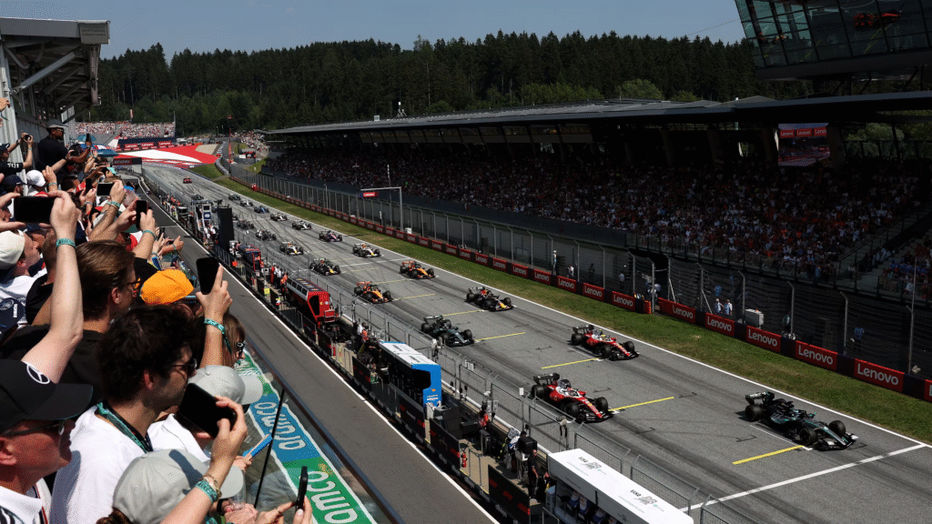 Russell vence a Verstappen y vuelve a la victoria en Austria 1 image 68