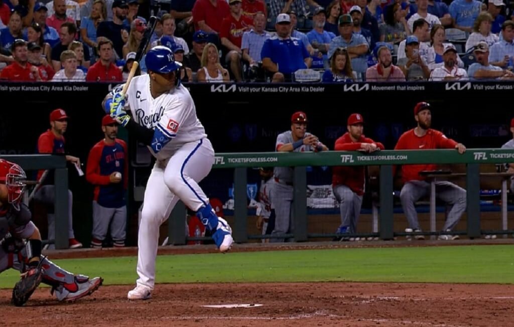 MLB: Salvador Pérez, nuevo rey del jonrón en el Kauffman Stadium 1 Salvador Pérez