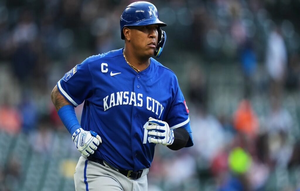 MLB: Salvador Pérez se la botó al as de los Phillies, Christopher Sánchez 1 Salvador Pérez
