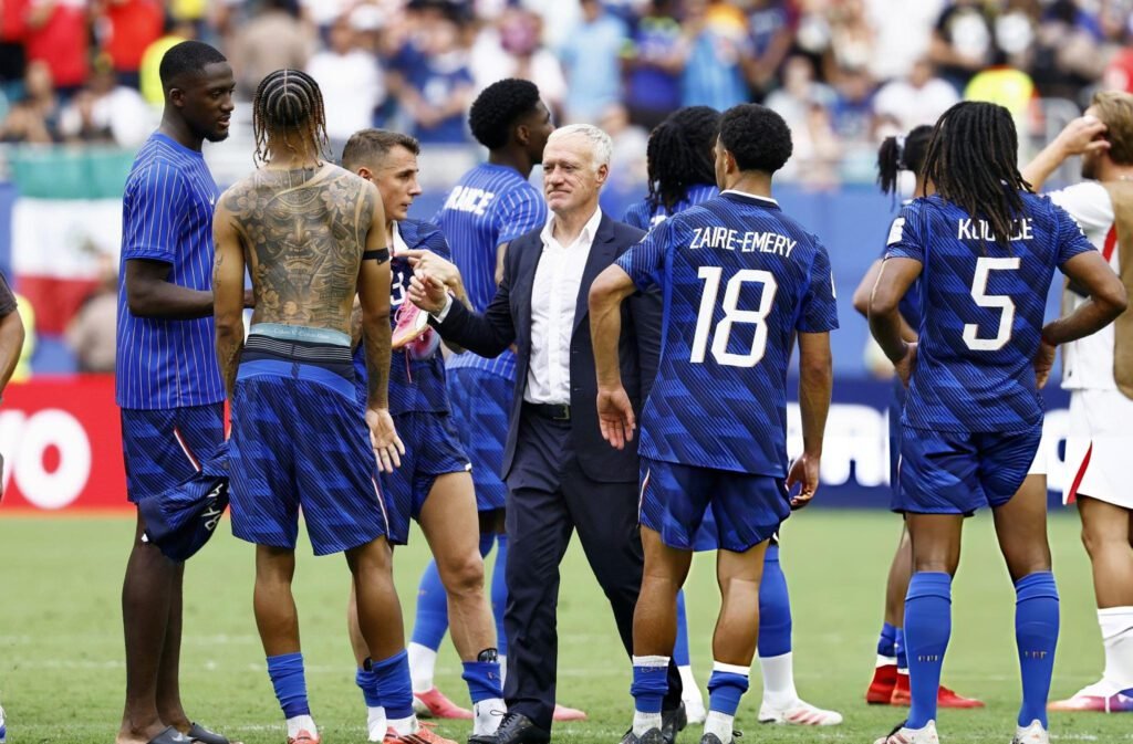 Inglaterra goleó a Francia 6-4 en surrealista partido arbitrado por Valenzuela 2 Didier Deschamps dijo adiós a la selección de Francia.