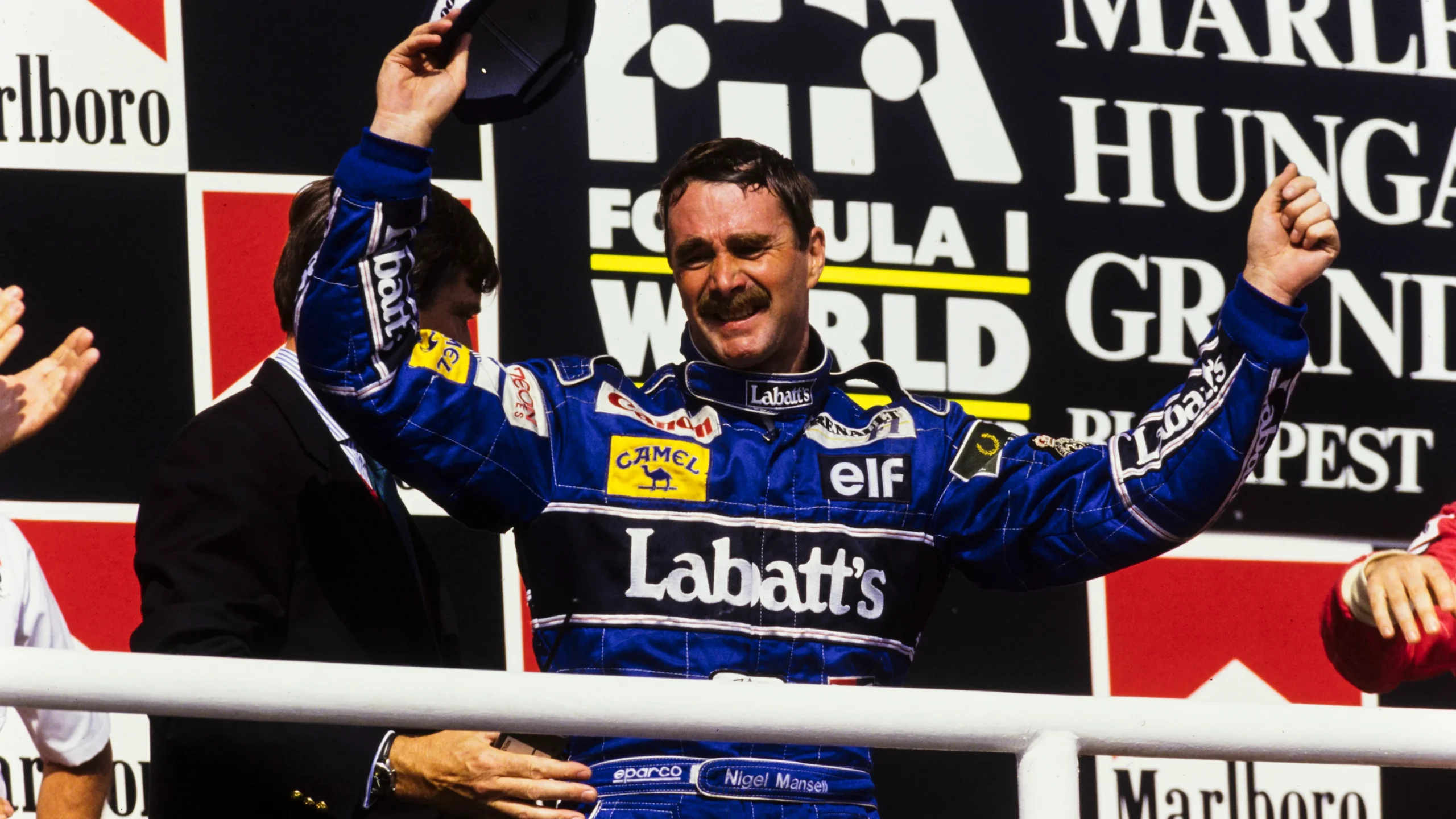 Lewis Hamilton tendrá una curva a su nombre en Hungaroring 3 HUNGARORING, HUNGRÍA - 16 DE AGOSTO: Nigel Mansell, 2a posición, celebra su campeonato mundial