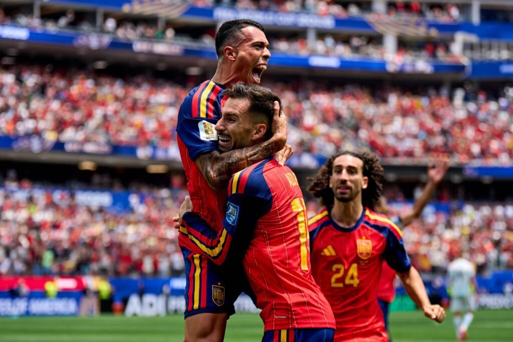 España se mete en octavos reencontrando sensaciones 2 HMQAfK2boAAU dx
